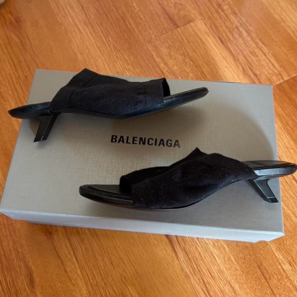 Balenciaga NWT Chic Mule Sandals Kitten Heel